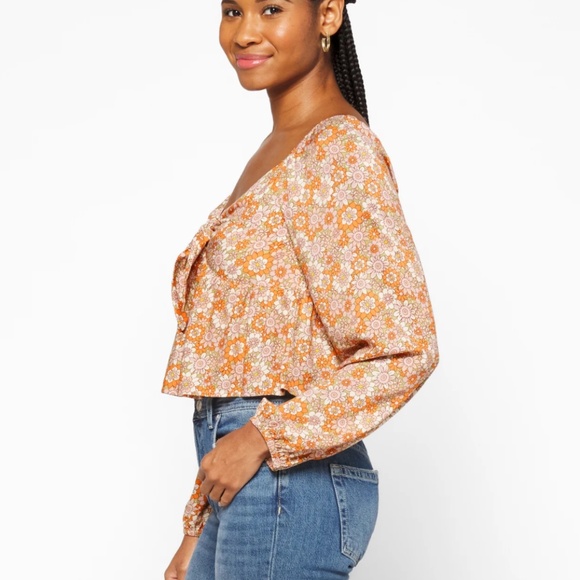 DAISY & DELILAH Calder Tie Front Cropped Top - Picture 4 of 15